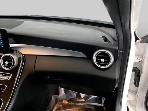 Used 2019 Mercedes-Benz C 300 4MATIC Sedan image 19