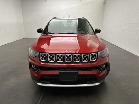 Used 2025 Jeep Compass Limited AWD/4WD image 3