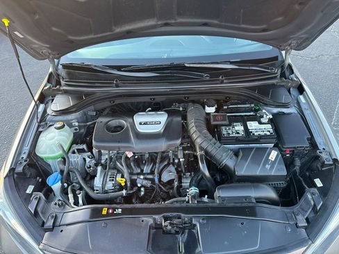 Used 2018 Hyundai Elantra Sport w/ Sport Premium Package 03 FWD image 15