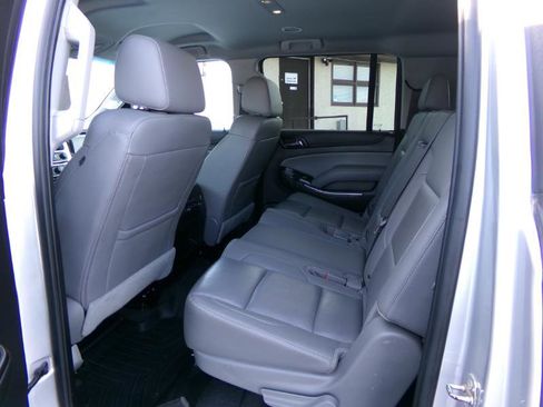Used 2019 Chevrolet Suburban LT image 33