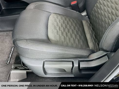 Certified 2022 Nissan Pathfinder S FWD image 18