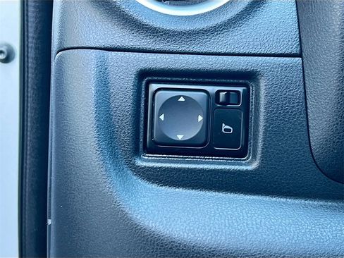 Used 2016 Nissan Versa SV image 10