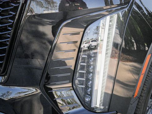 Used 2026 Cadillac Escalade Platinum Sport AWD/4WD image 6