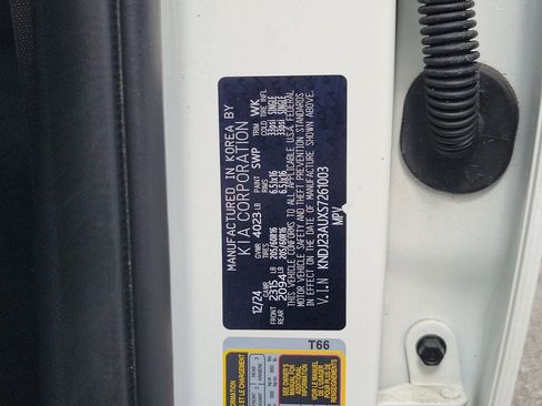 Used 2025 Kia Soul LX w/ LX Technology Package FWD image 30