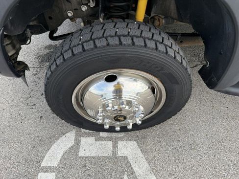 Used 2015 Ford F550 4x4 Regular Cab Super Duty image 14