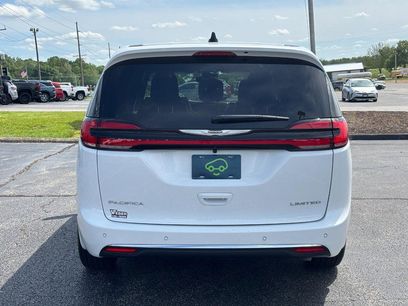 Used 2026 Chrysler Pacifica Limited