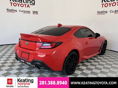 Used 2025 Toyota GR86 Premium RWD image 5