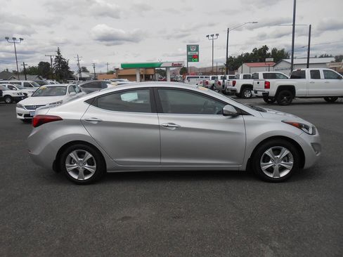 Used 2016 Hyundai Elantra Value Edition FWD image 2