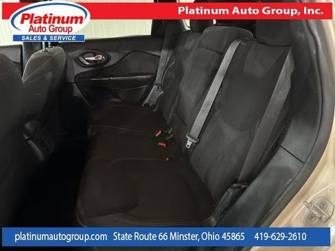 Used 2015 Jeep Cherokee Latitude w/ Comfort/Convenience Group image 27