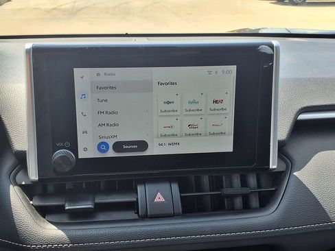 Used 2024 Toyota RAV4 XLE FWD image 31
