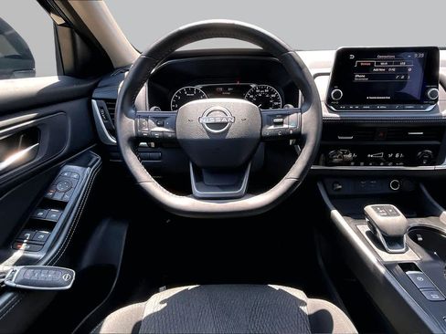 Certified 2026 Nissan Rogue SV FWD image 6