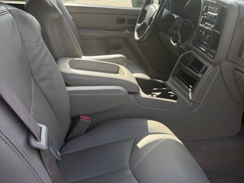 Used 2007 Chevrolet Silverado 2500 LT w/ Heavy-Duty Power Package AWD/4WD image 10