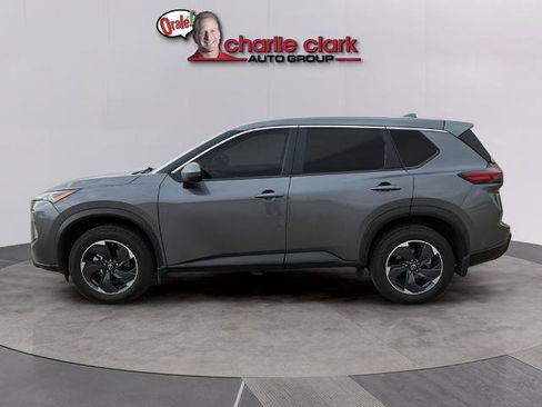 Certified 2025 Nissan Rogue SV image 3