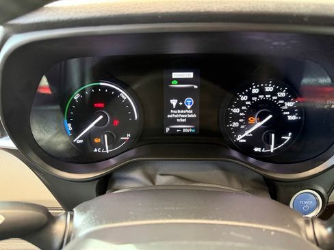 Used 2023 Toyota Sienna XLE image 18