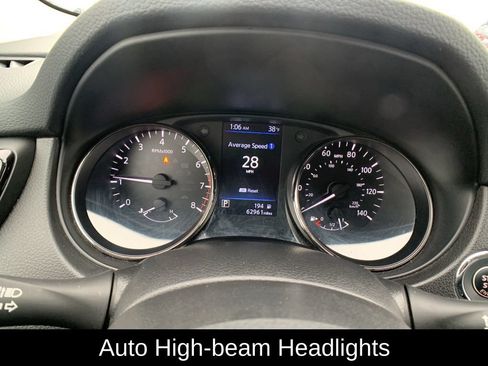 Used 2022 Nissan Rogue Sport SV w/ Technology Package AWD/4WD image 18