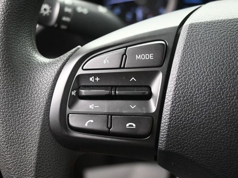 Used 2022 Hyundai Venue SE FWD image 19