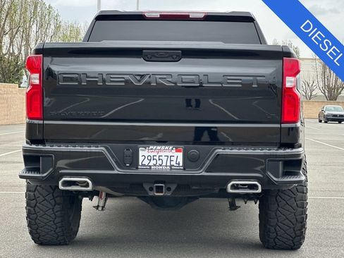 Used 2025 Chevrolet Silverado 1500 LT Trail Boss w/ LPO, Dark Essentials Package AWD/4WD image 5