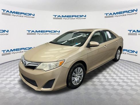 Used 2012 Toyota Camry LE FWD image 1