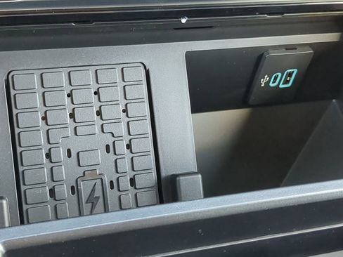 New 2026 Ford F350 Platinum w/ FX4 Off-Road Package image 57