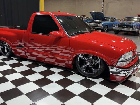 Used 2001 Chevrolet S10 Pickup LS w/ Preferred Equipment Group image 15