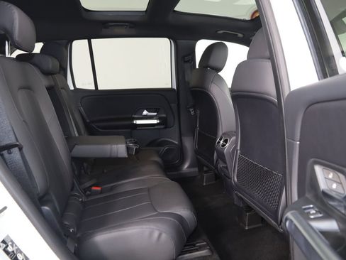Used 2023 Mercedes-Benz GLB 250 4MATIC image 13