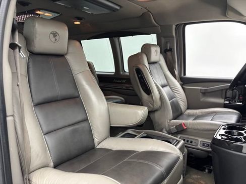 Used 2019 GMC Savana 2500 w/ Enhanced Convenience Package RWD image 23