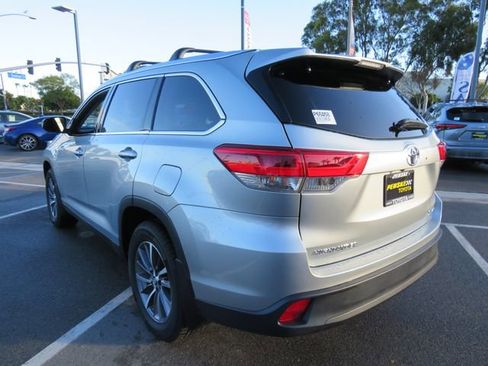 Used 2019 Toyota Highlander XLE image 8