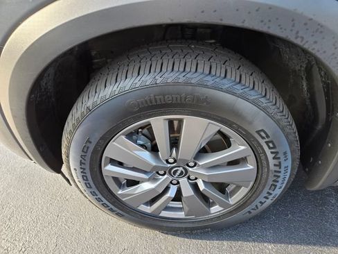 Used 2025 Nissan Pathfinder SV AWD/4WD image 28