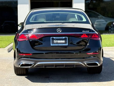 Used 2025 Mercedes-Benz E 350 4MATIC Sedan image 13