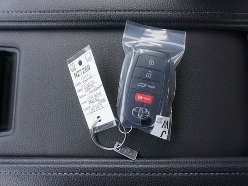 New 2026 Toyota Grand Highlander Platinum image 37