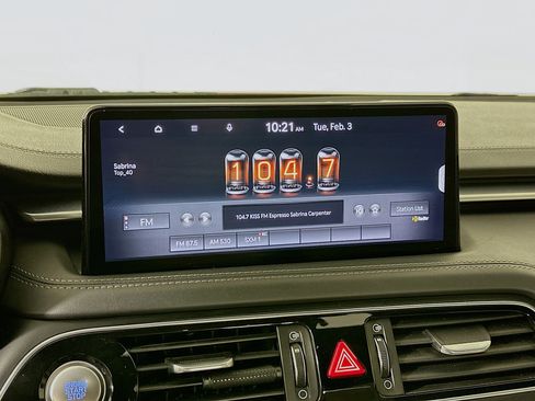 Used 2022 Genesis G70 2.0T image 21