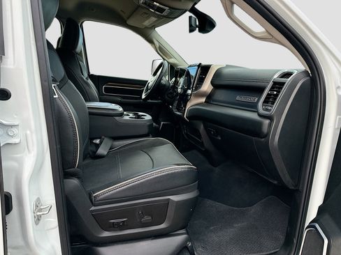 Used 2024 RAM 2500 Laramie image 32