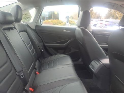 Used 2019 Volkswagen Jetta SEL Premium image 13