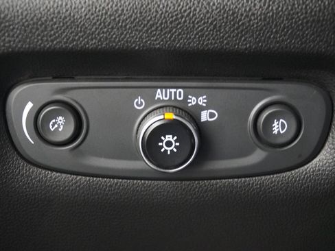 Used 2020 Chevrolet Traverse LT w/ Driver Confidence II Package AWD/4WD image 19