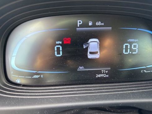 Used 2023 Hyundai Venue SEL image 12