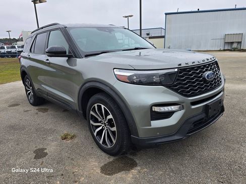 Used 2020 Ford Explorer ST w/ Premium Technology Package image 6