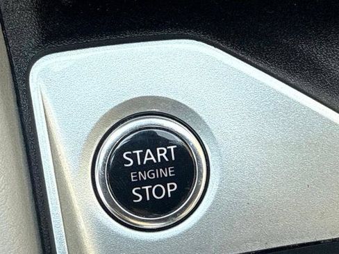 Certified 2025 Nissan Altima 2.5 SV FWD image 19
