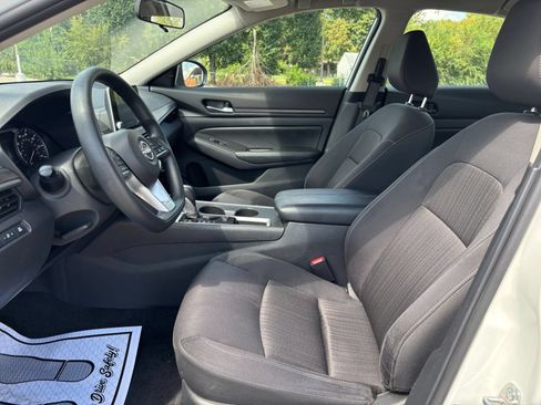 Used 2025 Nissan Altima 2.5 SV FWD image 22