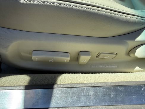 Used 2004 Lexus SC 430 Convertible RWD image 26