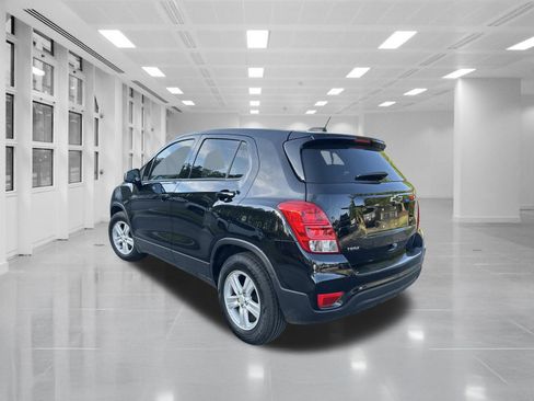 Used 2022 Chevrolet Trax LS w/ Tint and Cruise Package image 5