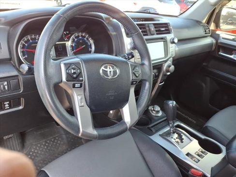 Used 2018 Toyota 4Runner SR5 Premium AWD/4WD image 18
