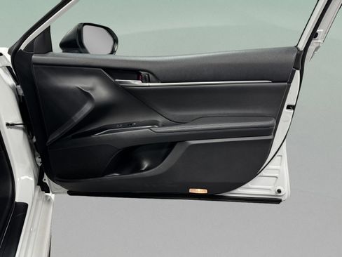 Used 2020 Toyota Camry XSE image 20