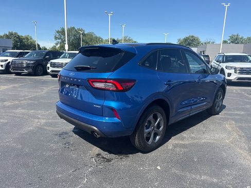 Used 2023 Ford Escape ST-Line w/ Tech Pack #1 AWD/4WD image 7