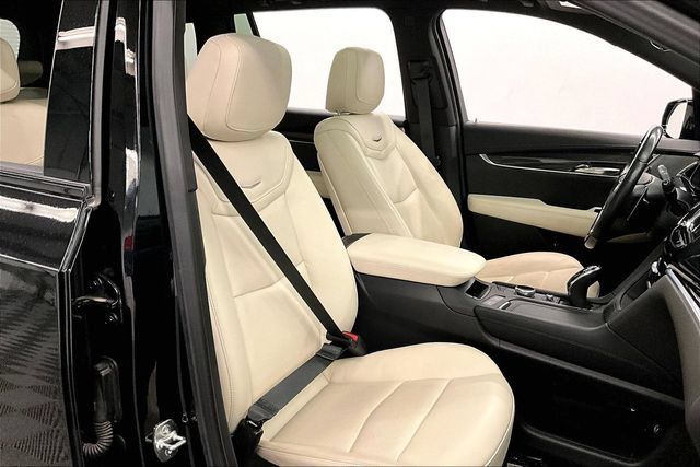 Used 2024 Cadillac XT6 Sport w/ Technology Package AWD/4WD image 8