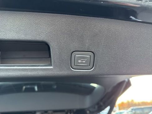 Used 2025 Buick Enclave Avenir w/ Super Cruise Package image 23