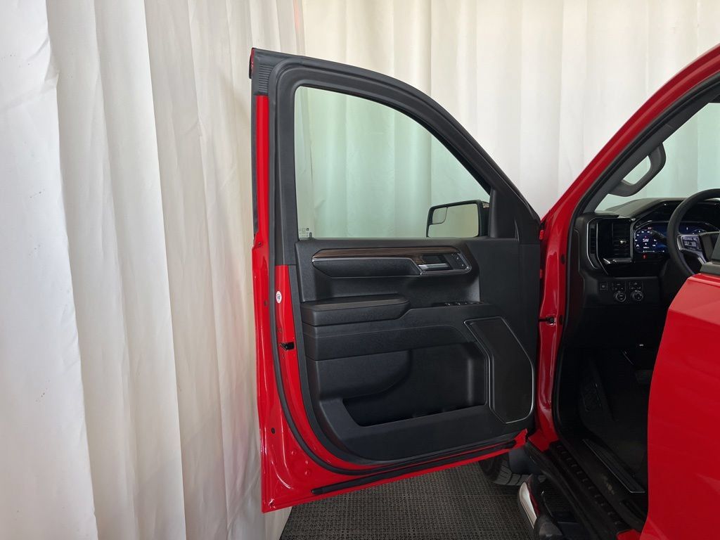 Used 2024 Chevrolet Silverado 1500 LT AWD/4WD image 15