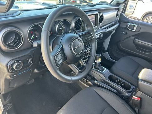 Used 2023 Jeep Wrangler Unlimited AWD/4WD image 19