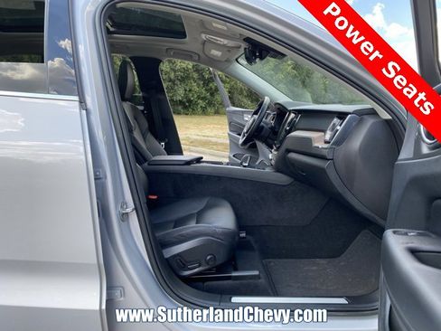 Used 2023 Volvo XC60 T8 Plus image 18