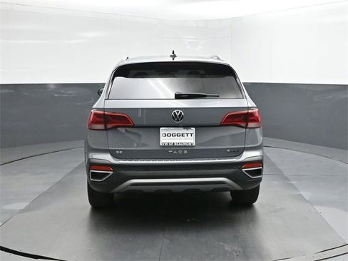 Used 2024 Volkswagen Taos SE image 8