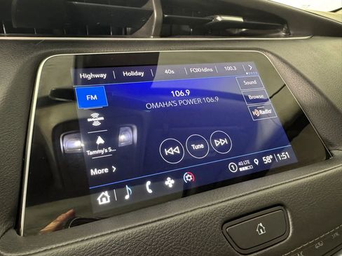 Used 2021 Cadillac XT4 Luxury w/ LPO, Onyx Sport Package image 19